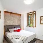 Stone Oasis Vito
