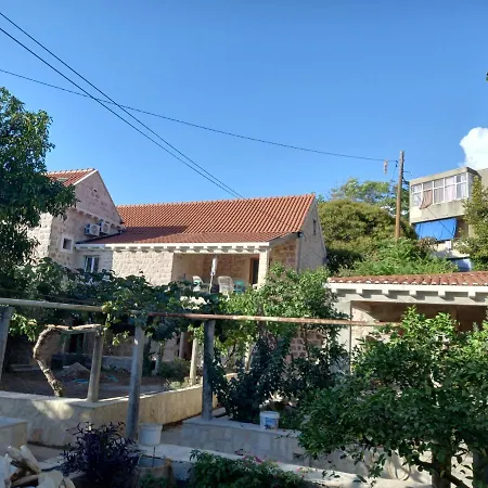 Stone Oasis Vito Apartman