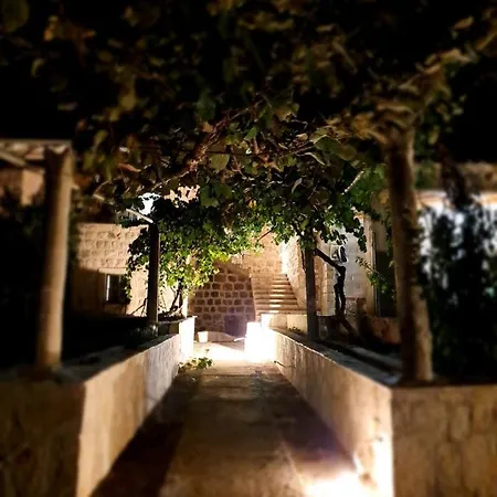 Stone Oasis Vito