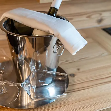 Stone Oasis Vito 아파트 *