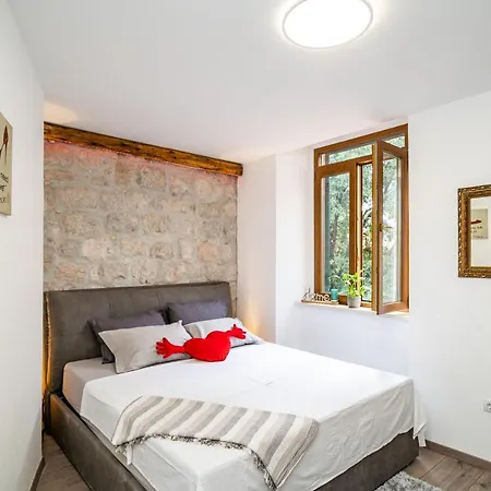 Stone Oasis Vito